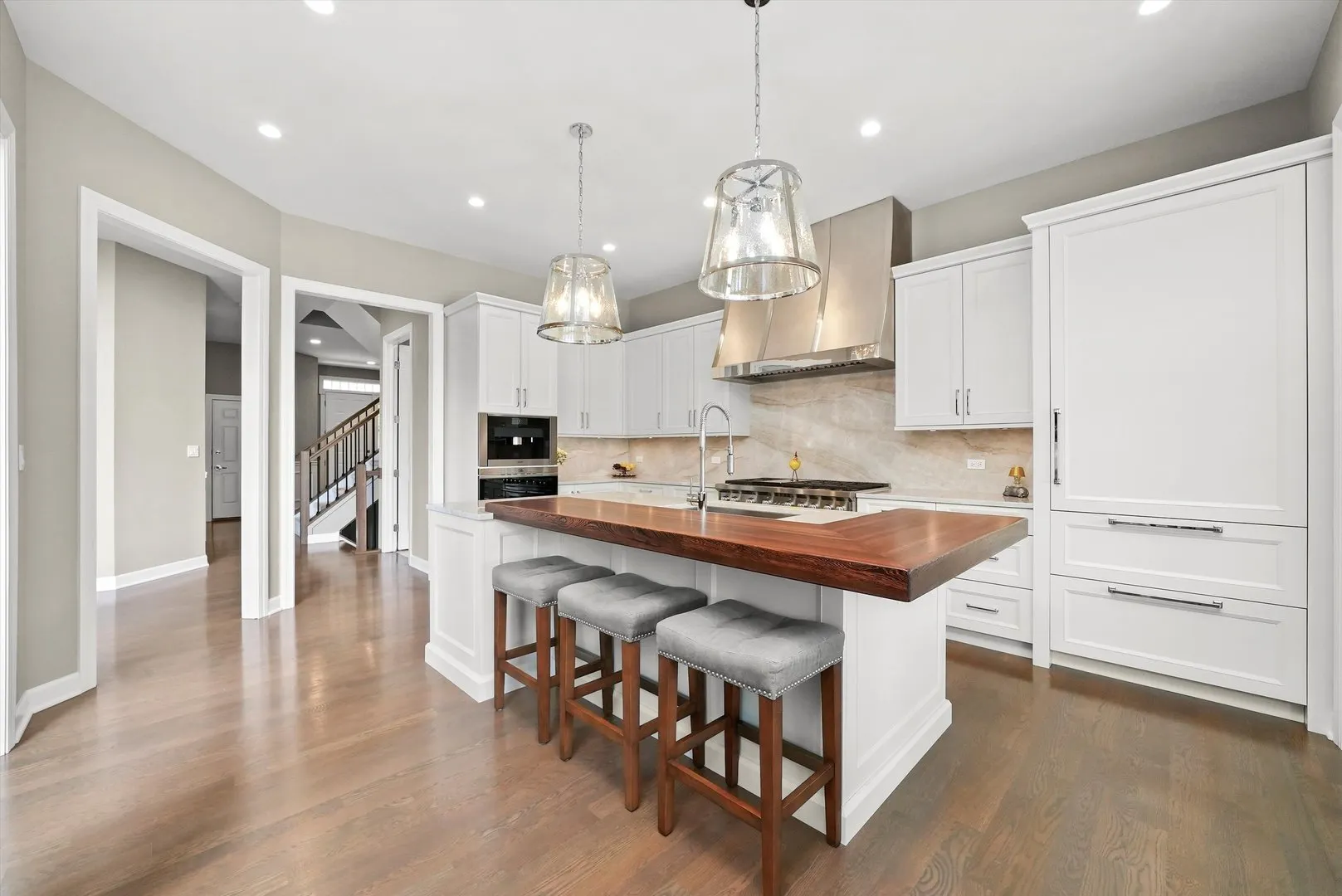 1022 W Bogey Lane IL