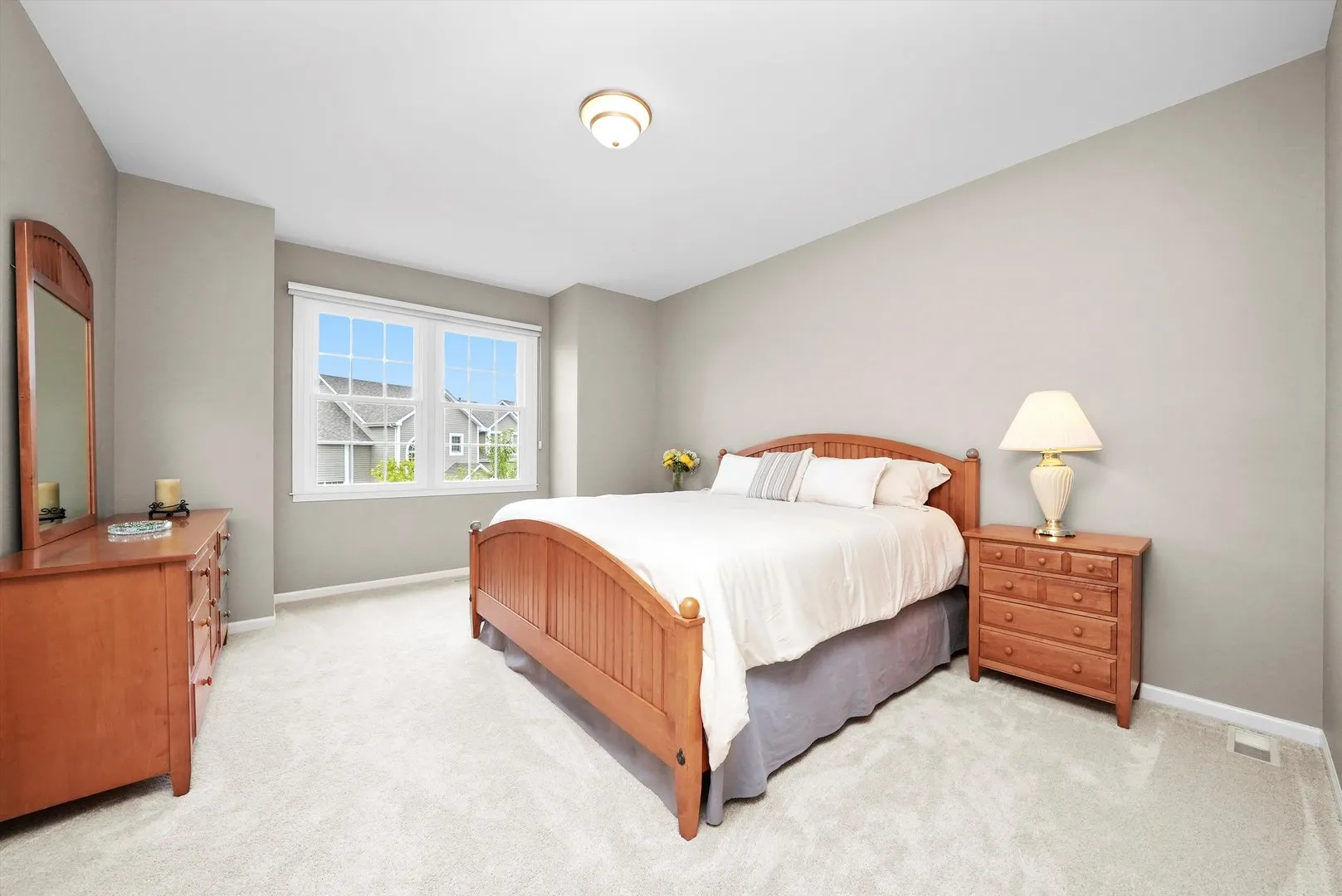 1022 W Bogey Lane IL