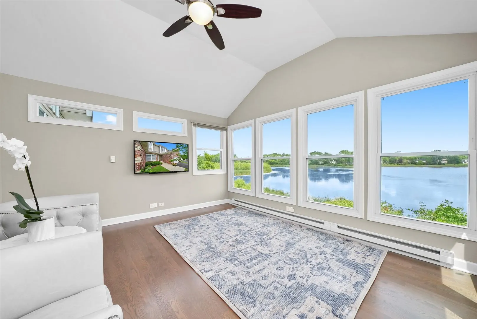 1022 W Bogey Lane IL