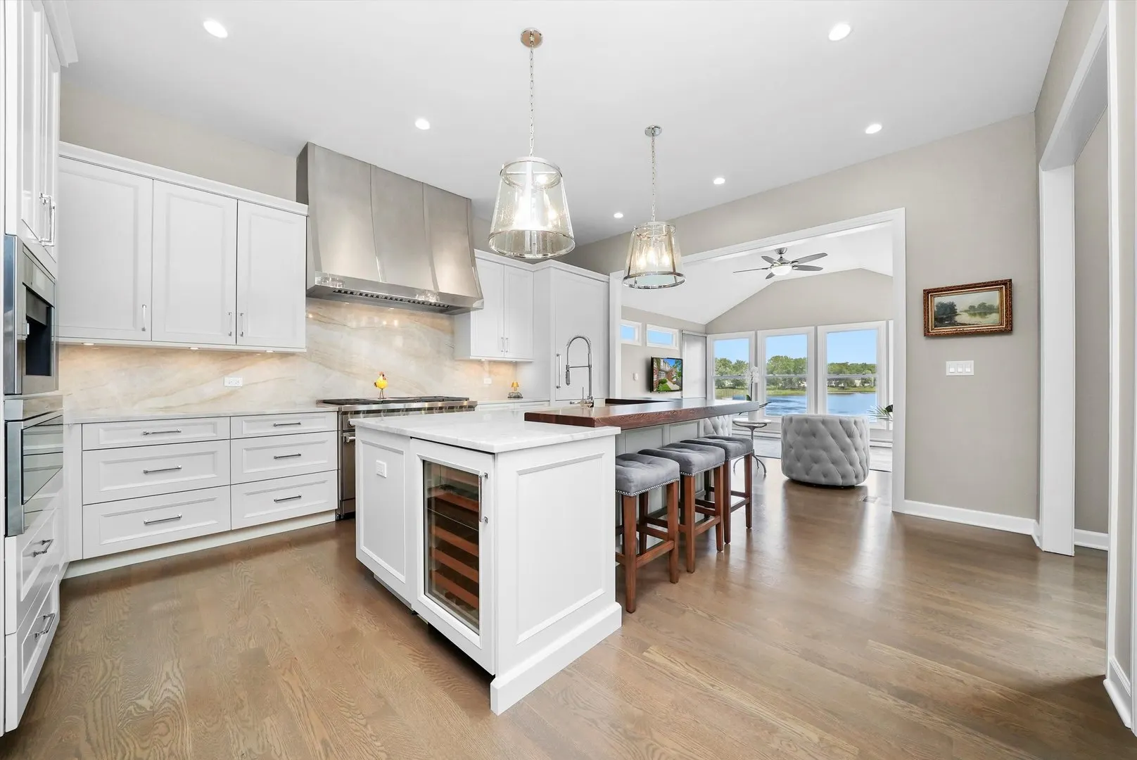 1022 W Bogey Lane IL