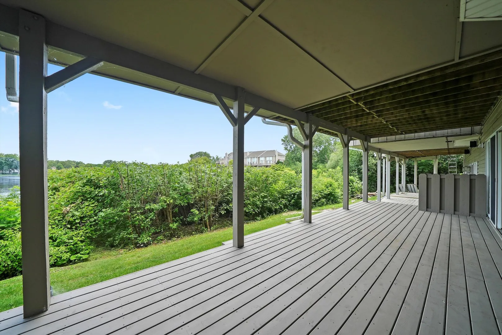 1022 W Bogey Lane IL