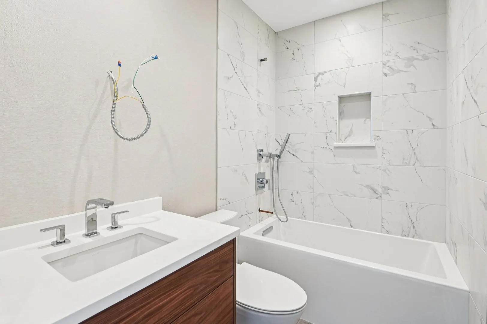 1536 W Chestnut Street B IL