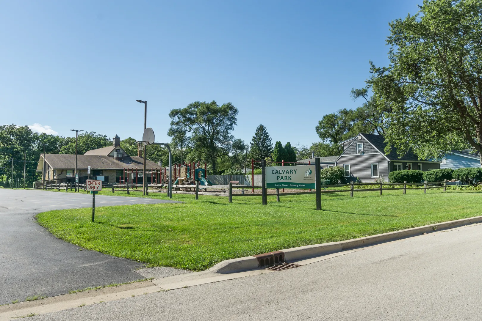 305 Montclare Lane IL
