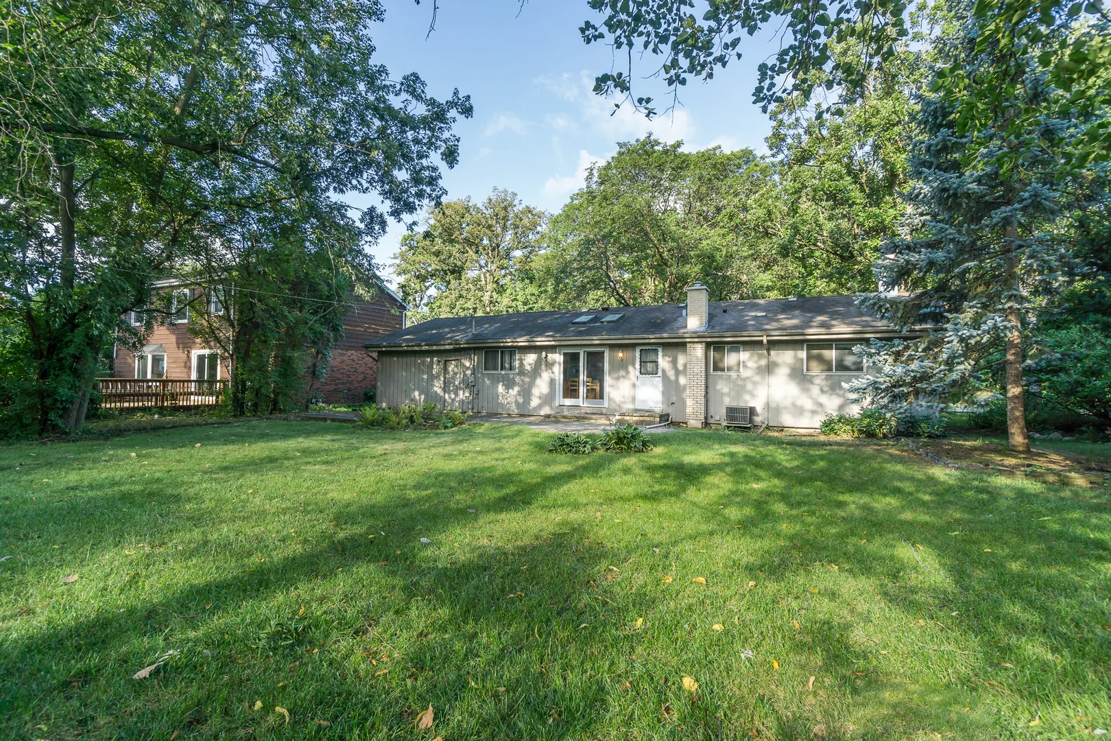 305 Montclare Lane IL