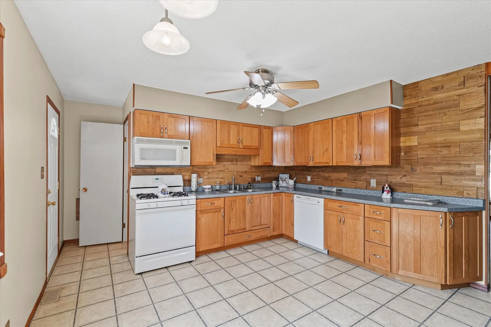 1412 Greenridge Drive IL