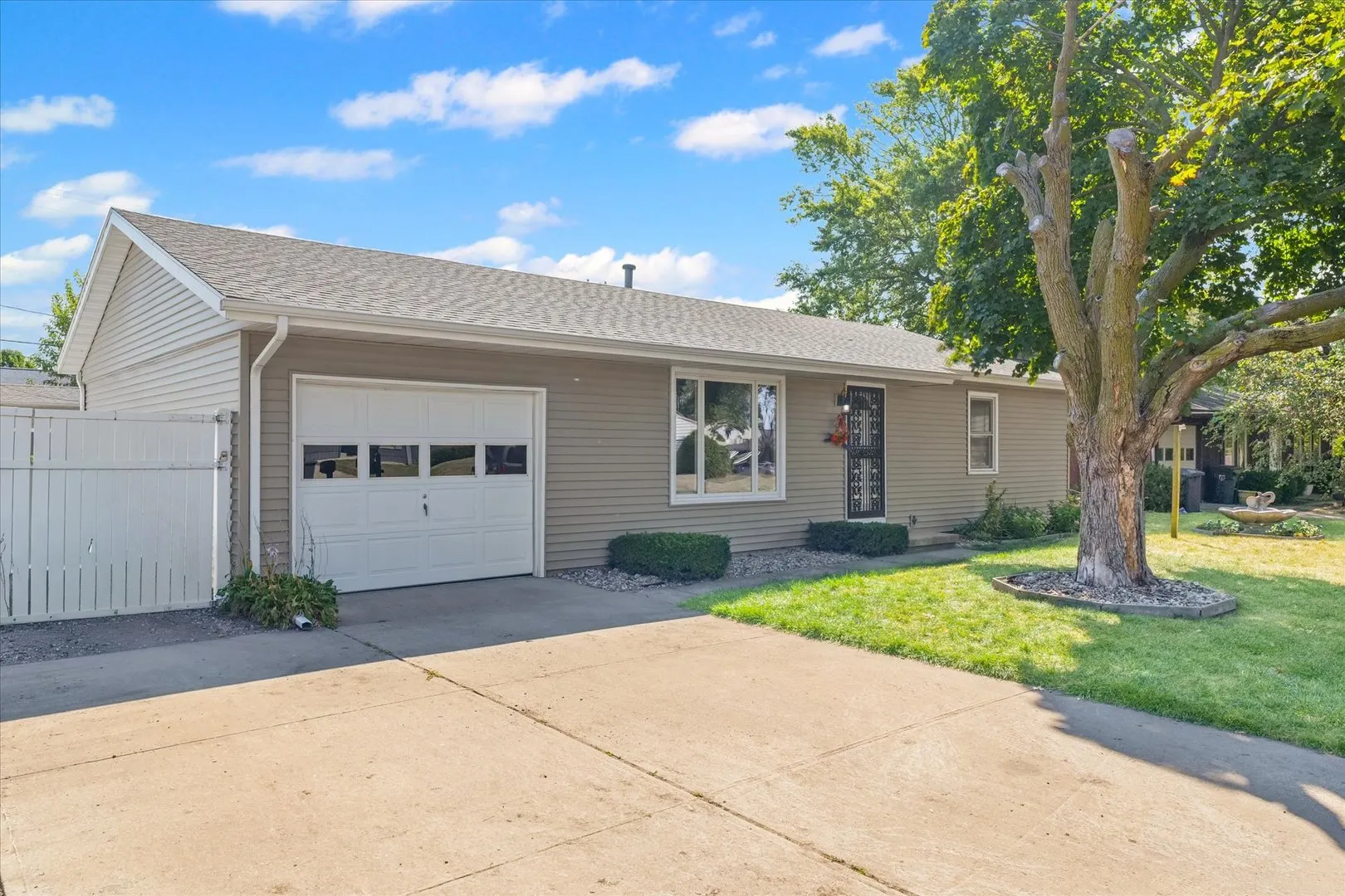 1412 Greenridge Drive IL