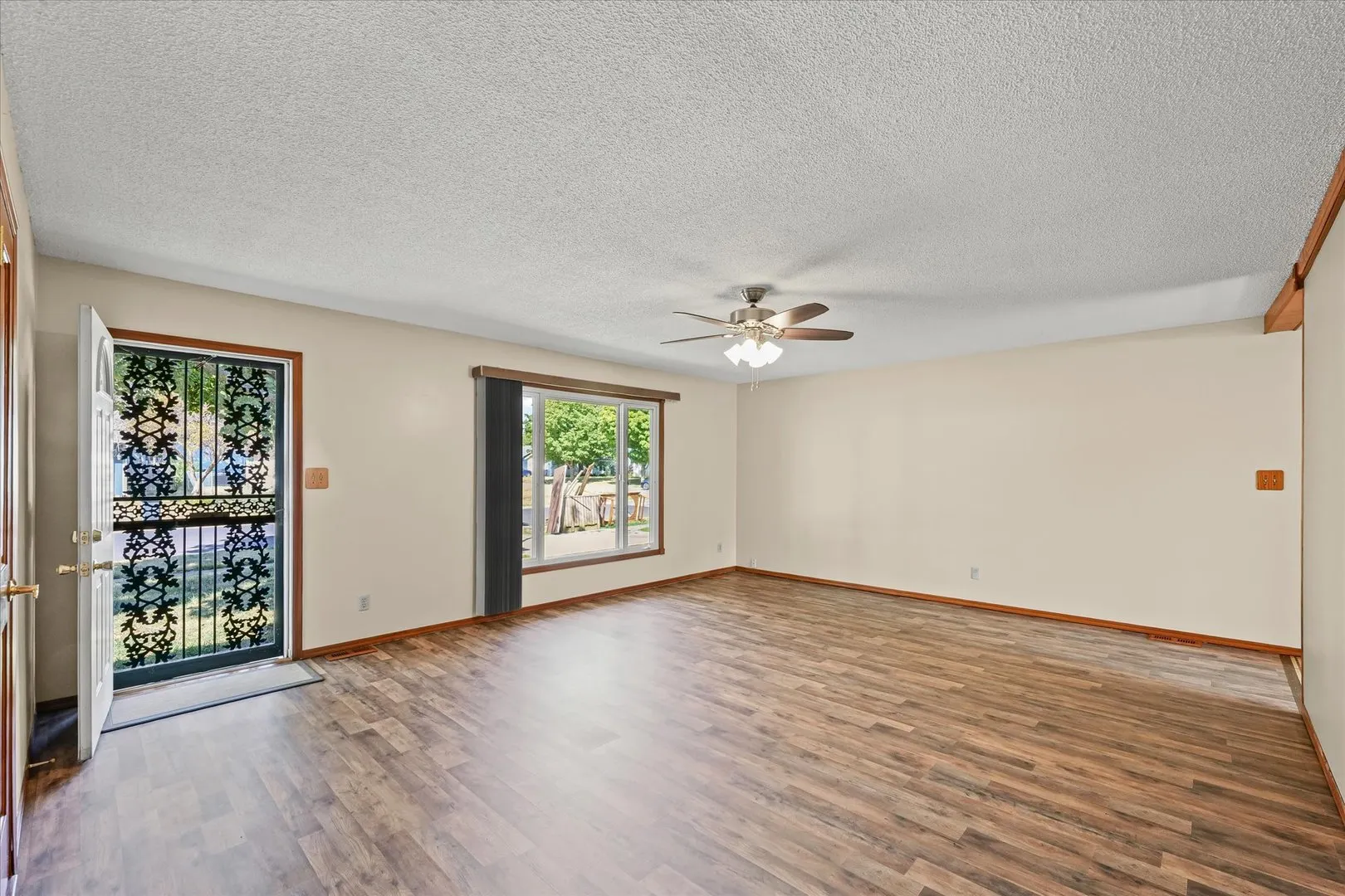 1412 Greenridge Drive IL