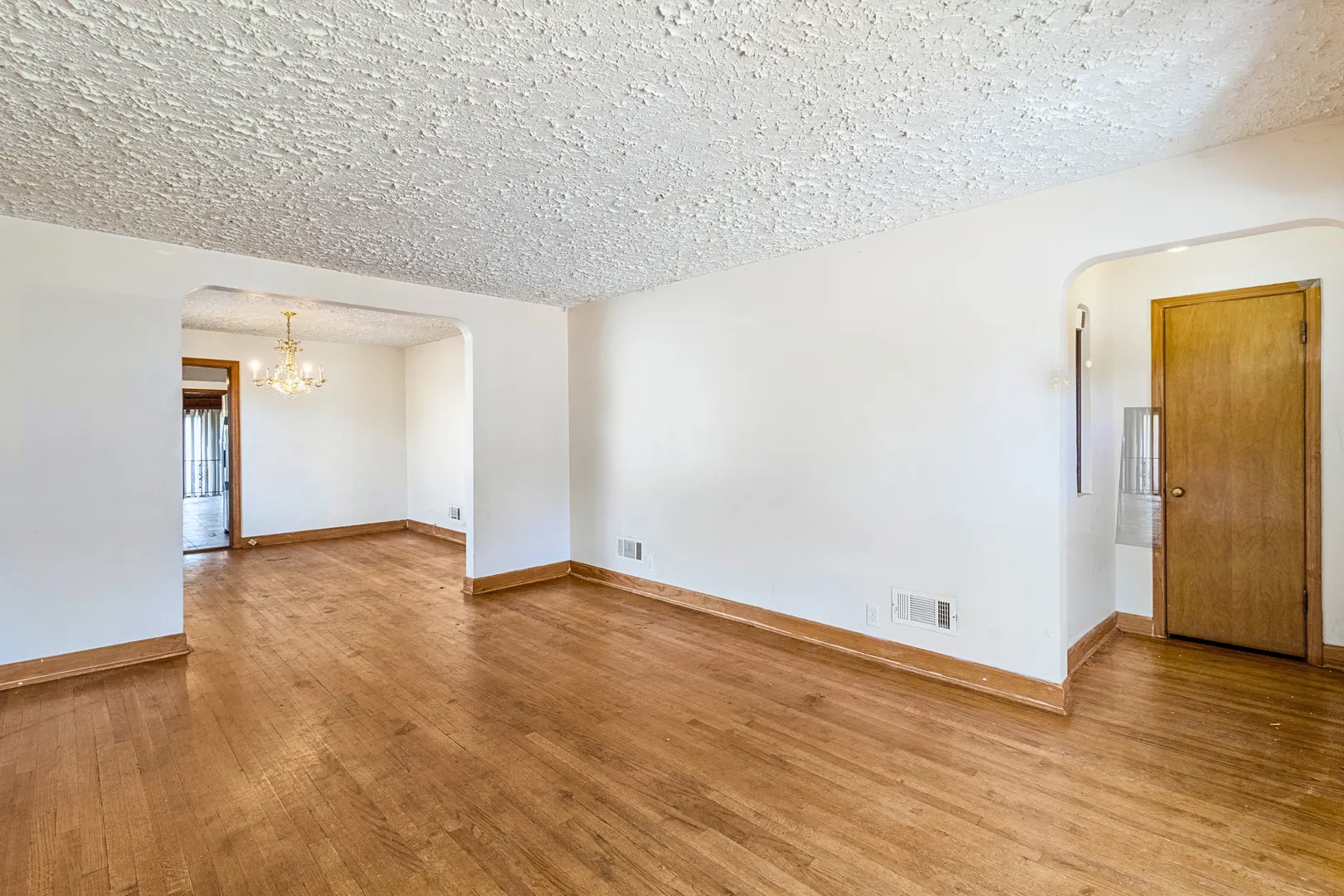 8801 S CLYDE Avenue IL