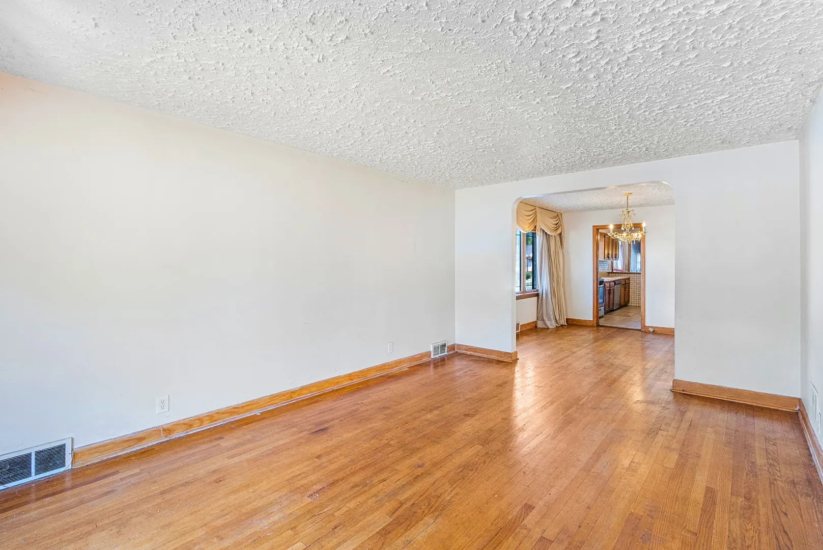 8801 S CLYDE Avenue IL