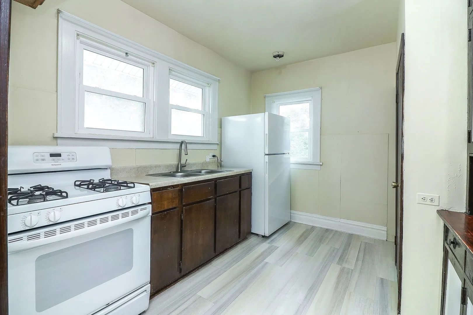 4952 Linscott Avenue IL