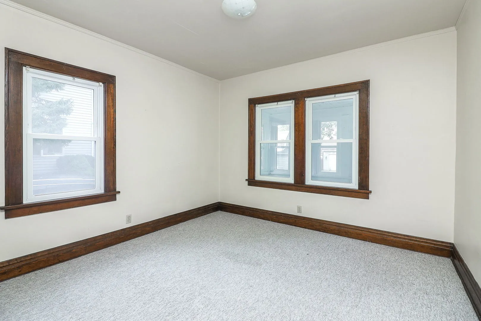 4952 Linscott Avenue IL