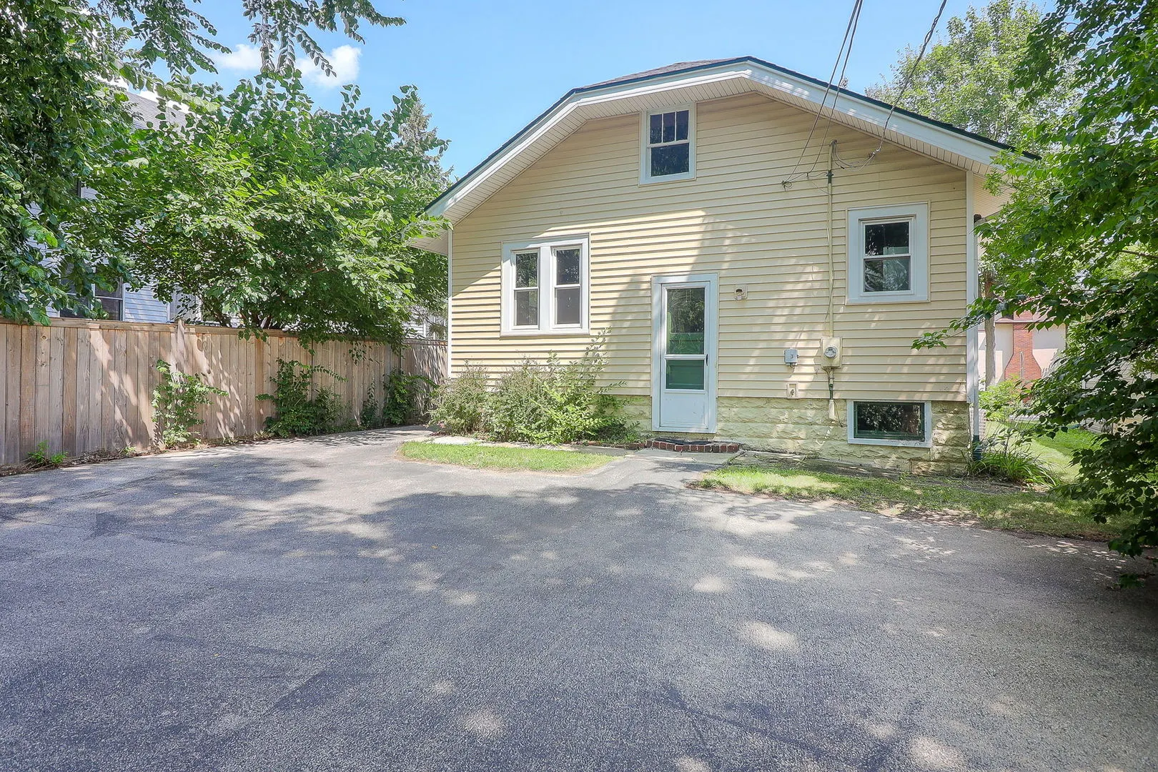 4952 Linscott Avenue IL