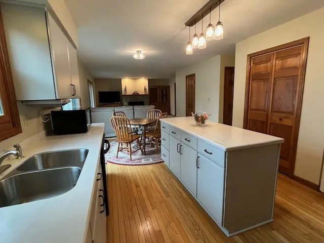 303 Mainsail Drive IL