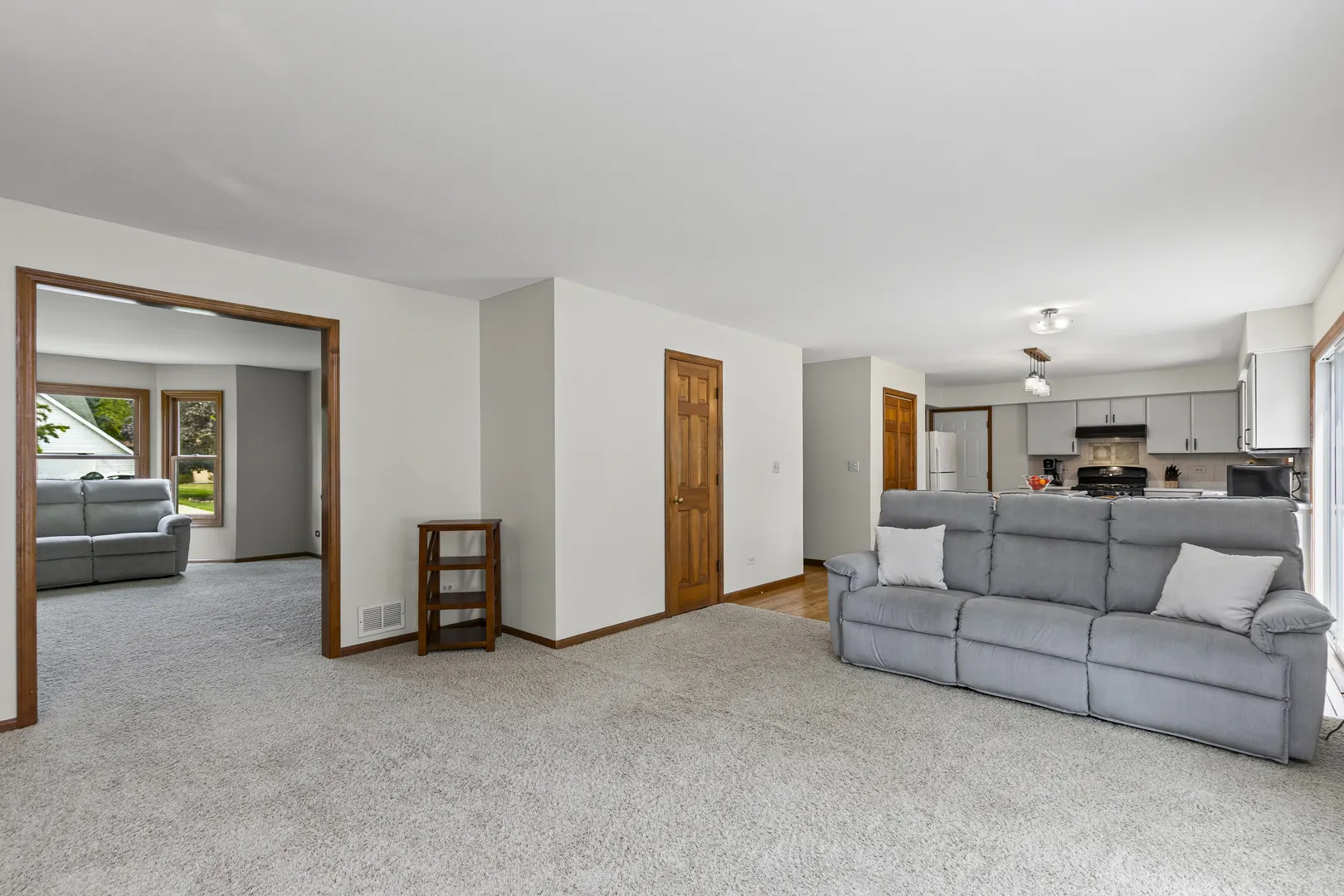 303 Mainsail Drive IL