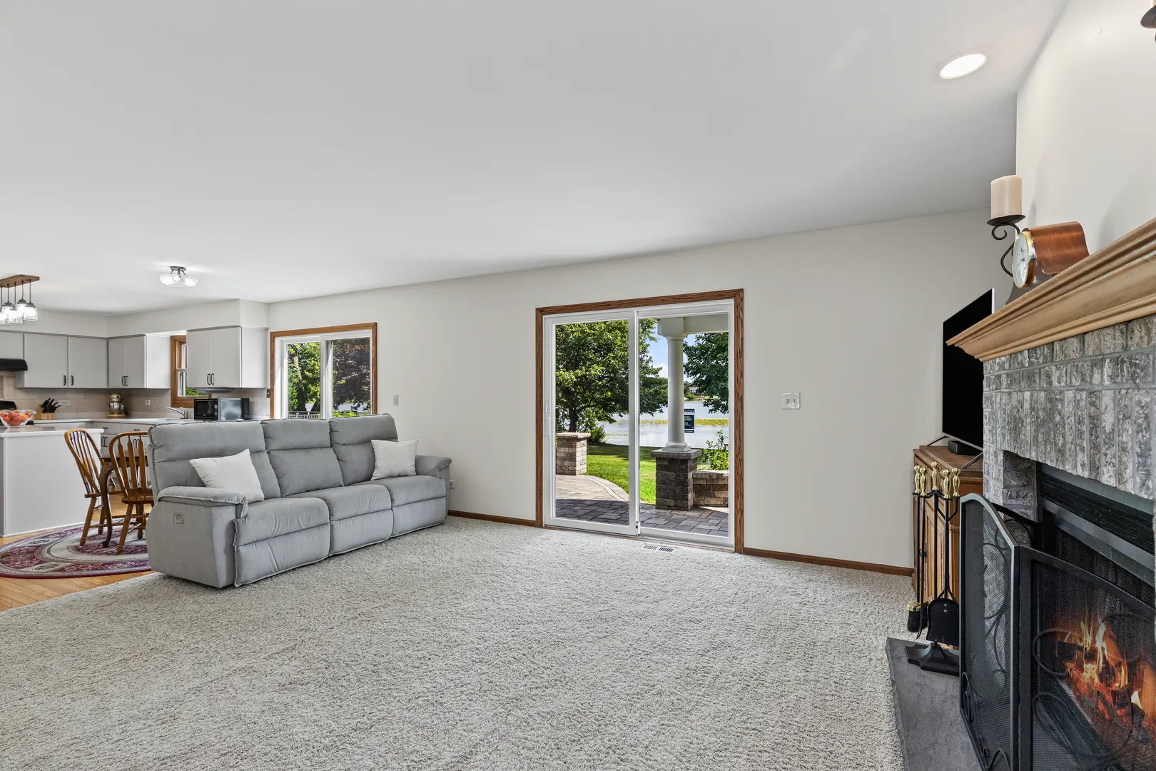 303 Mainsail Drive IL