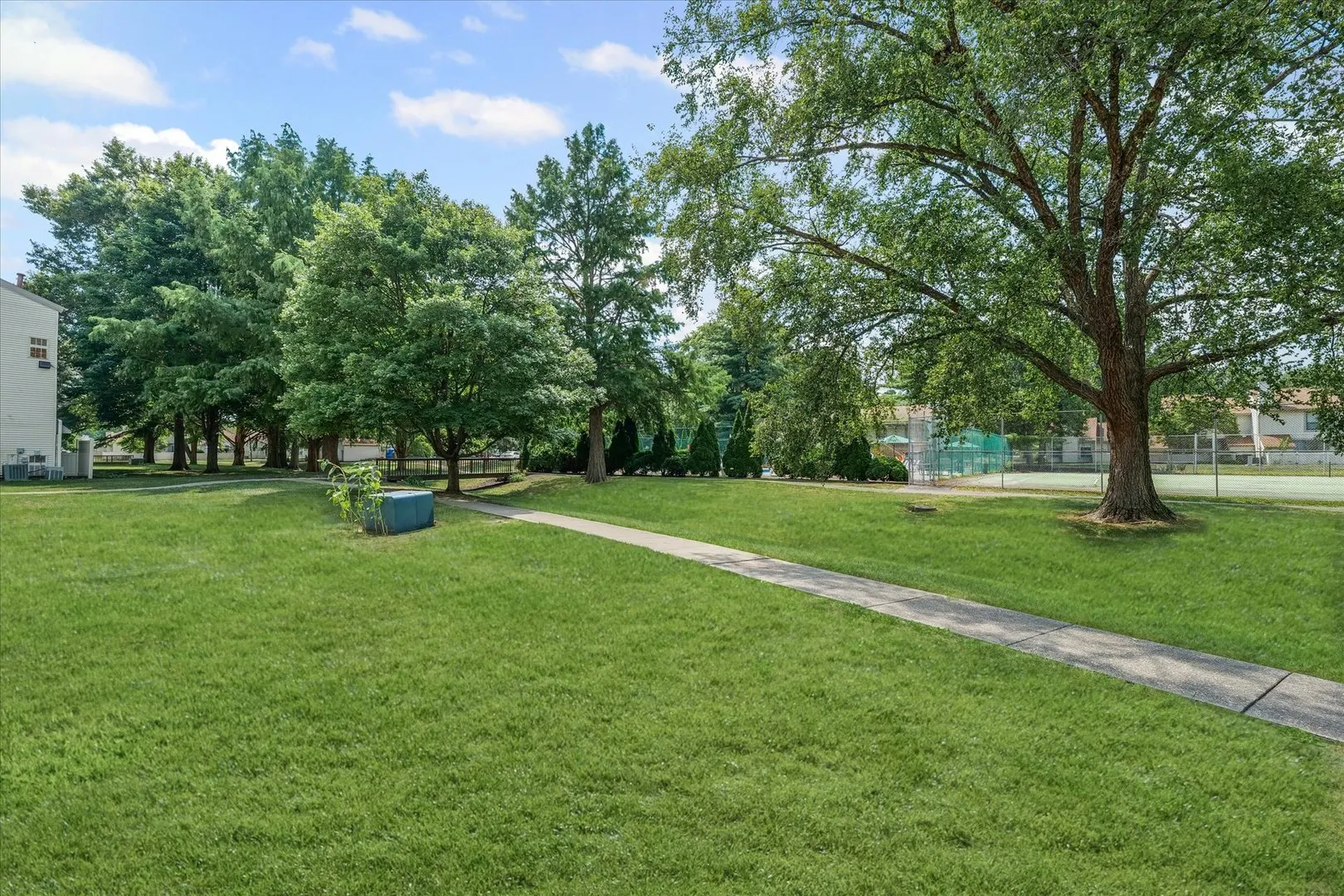 2111 MELROSE Drive 2111A IL