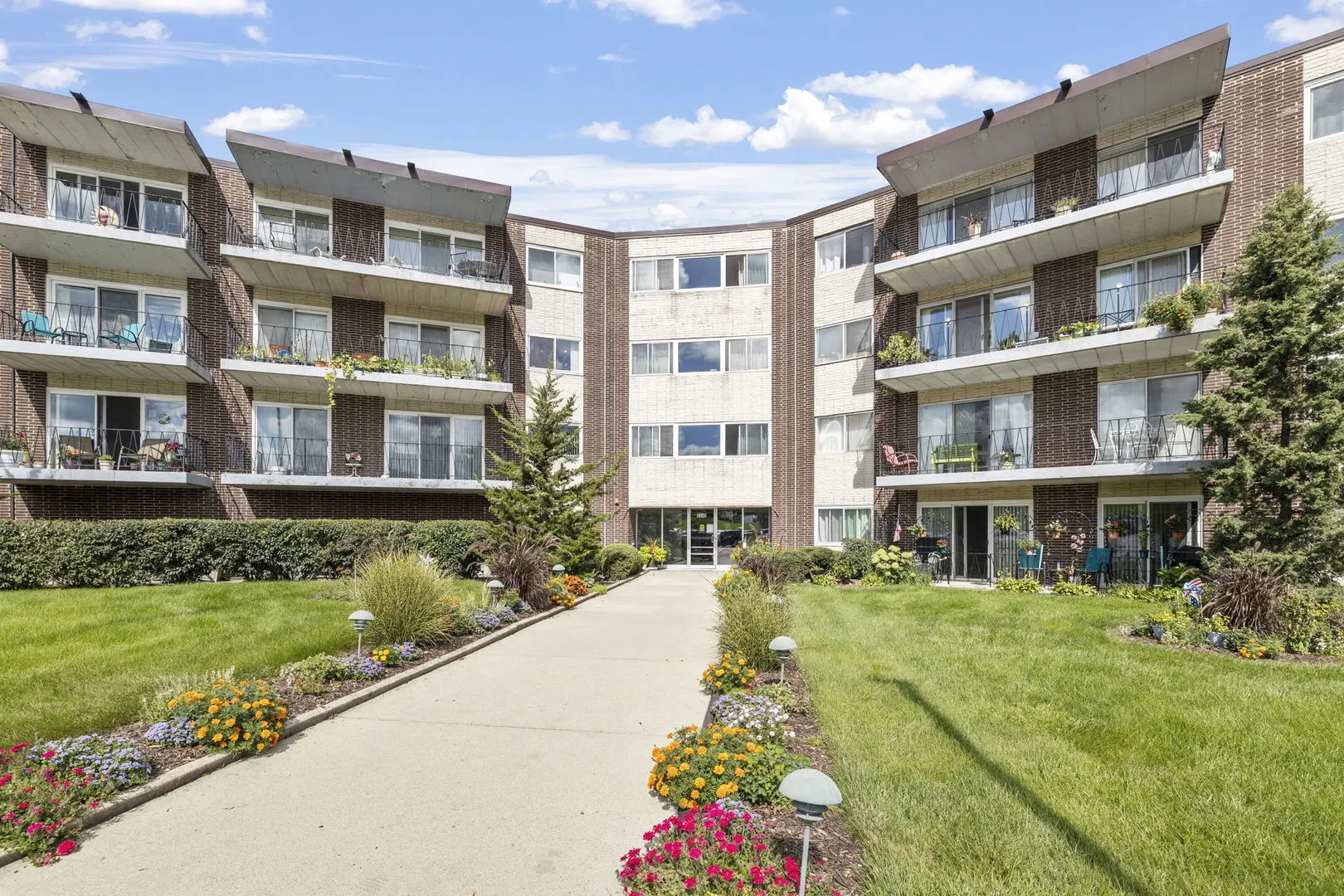 5540 Walnut Avenue 15B IL