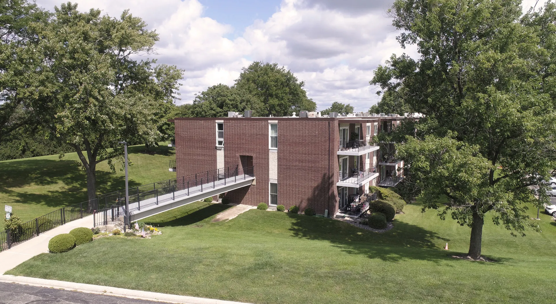 5540 Walnut Avenue 15B IL