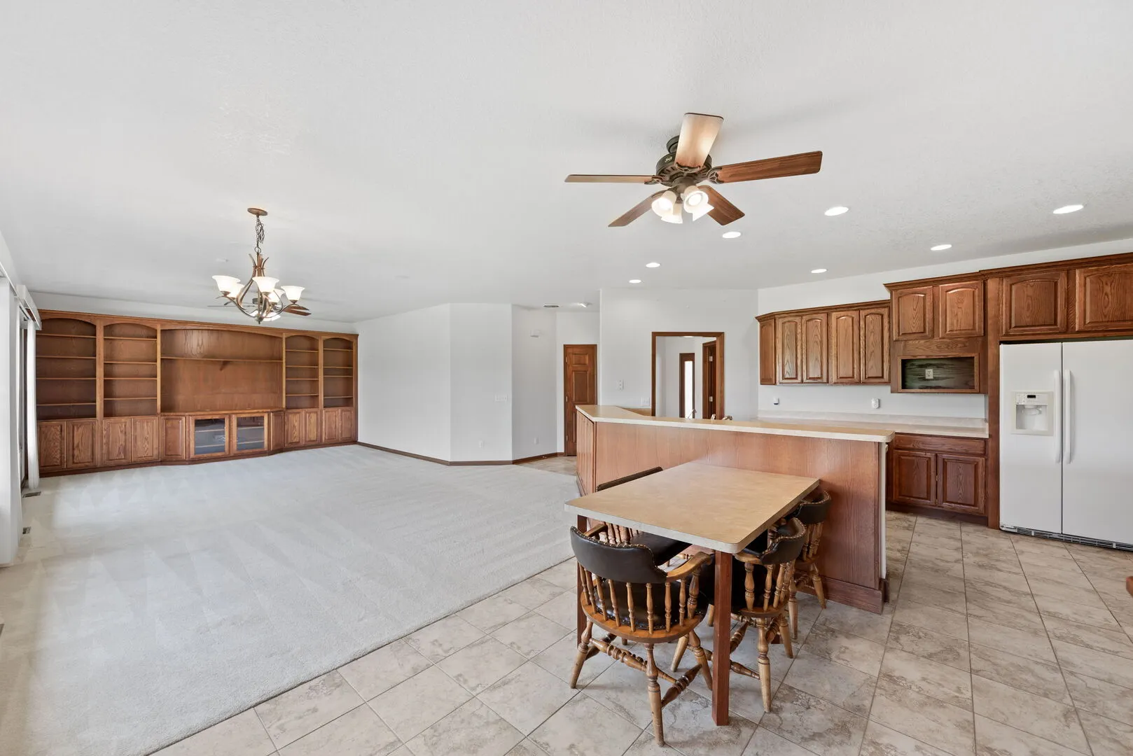 2745 S Hieland Road IL