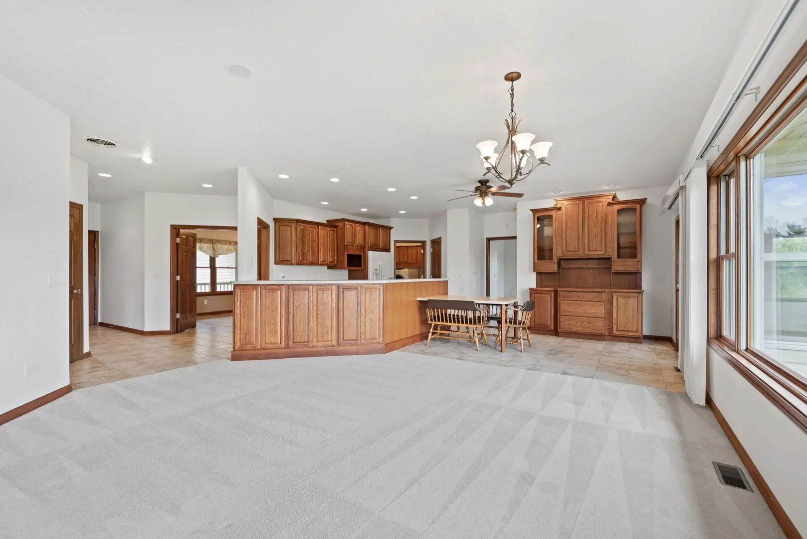 2745 S Hieland Road IL