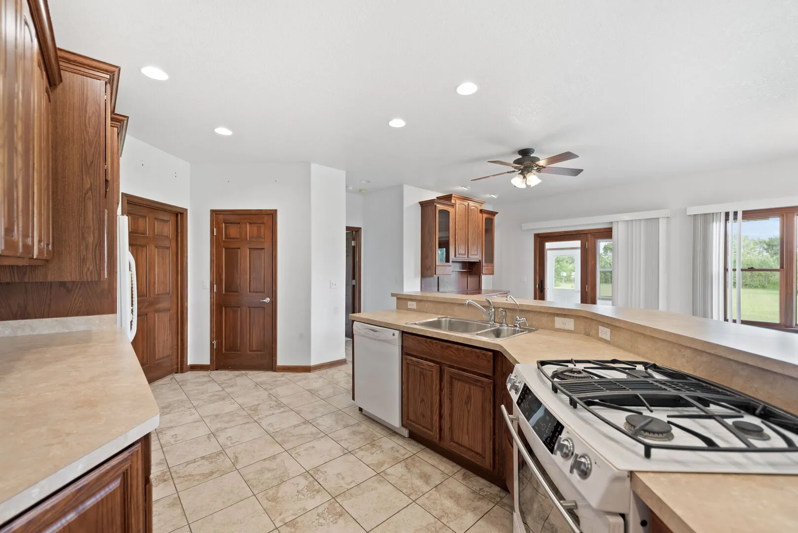 2745 S Hieland Road IL
