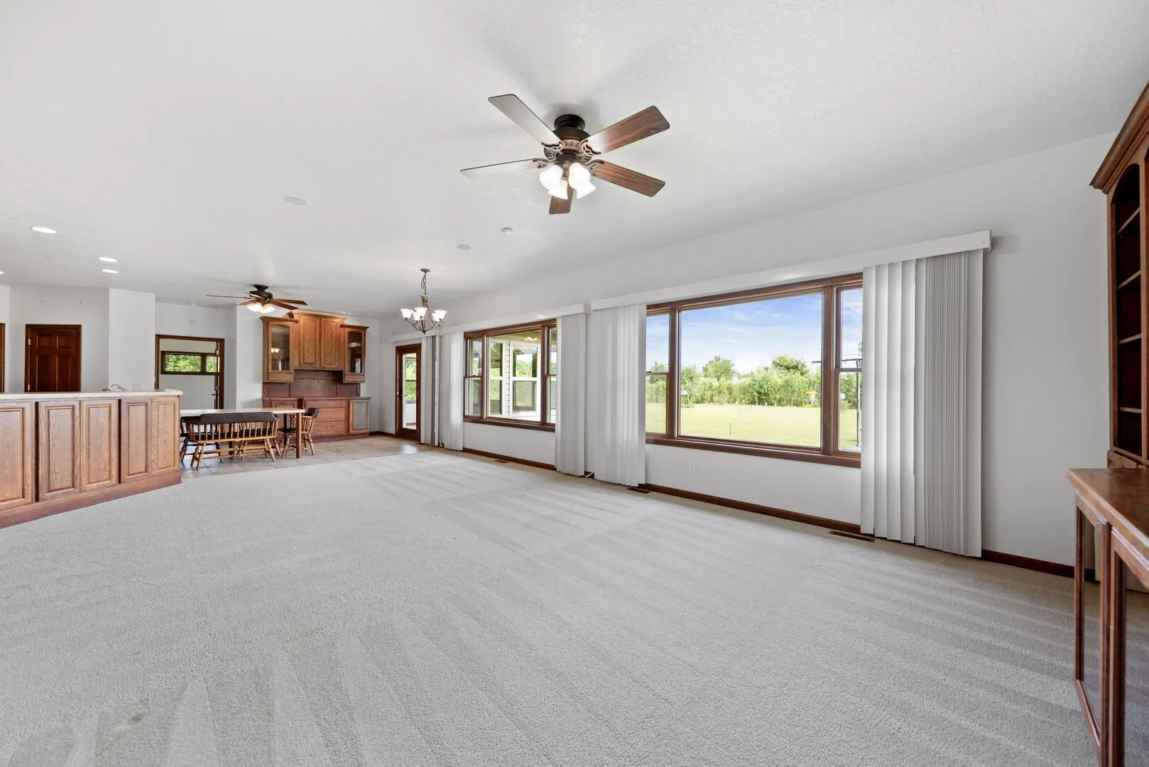 2745 S Hieland Road IL