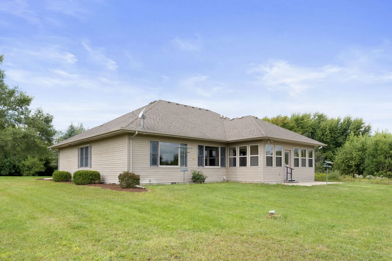2745 S Hieland Road IL
