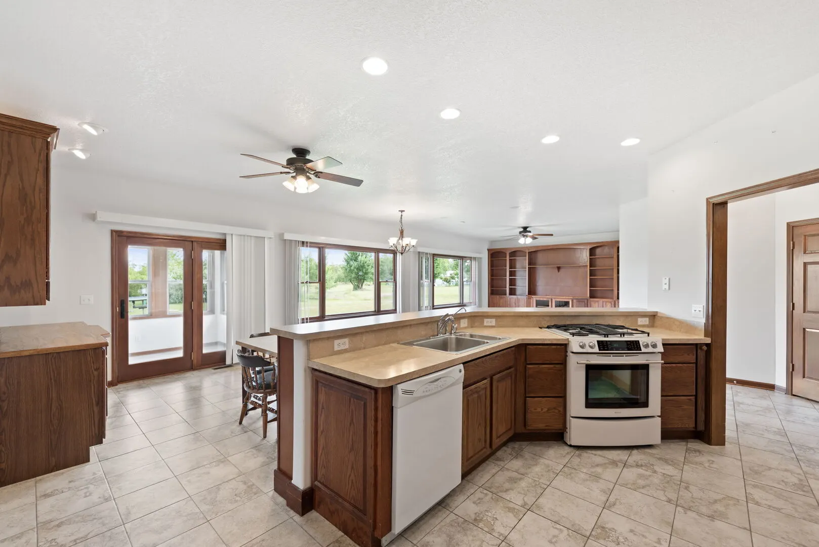 2745 S Hieland Road IL