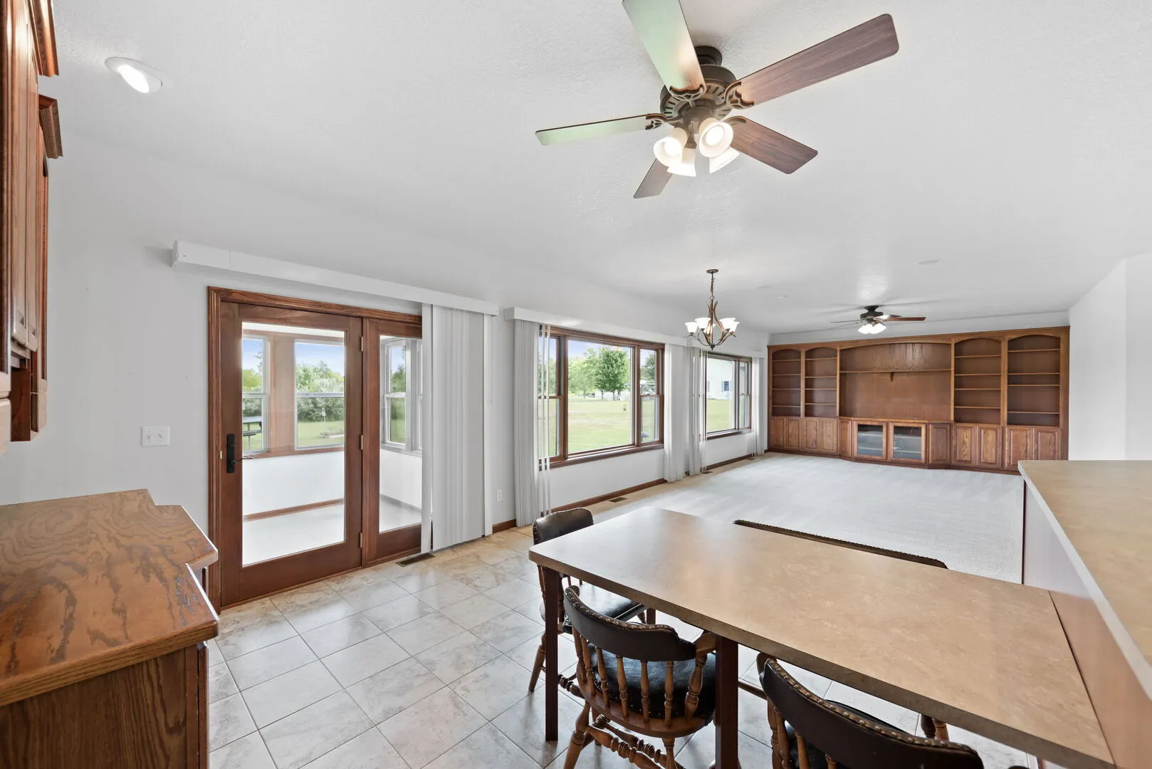 2745 S Hieland Road IL