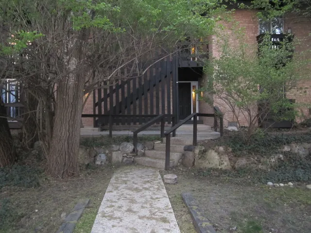 1609 MAPLE Terrace 2E IL