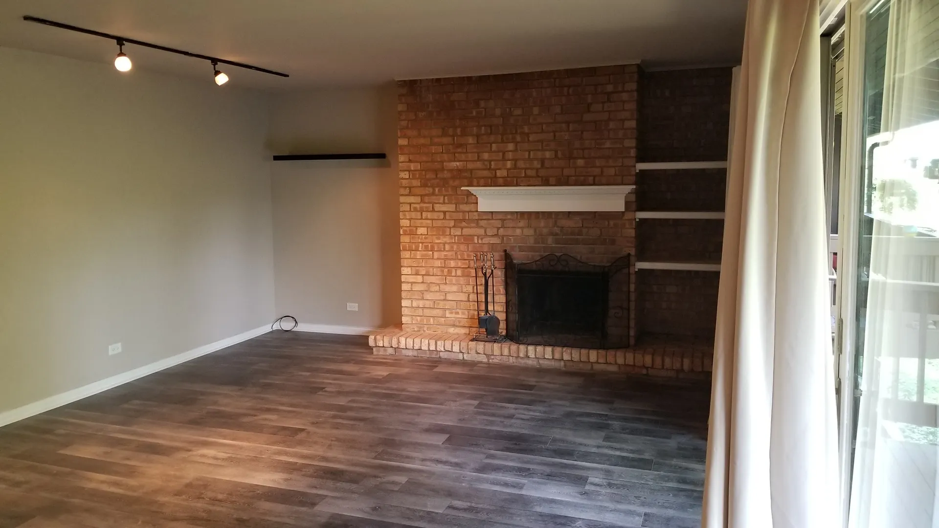 1609 MAPLE Terrace 2E IL