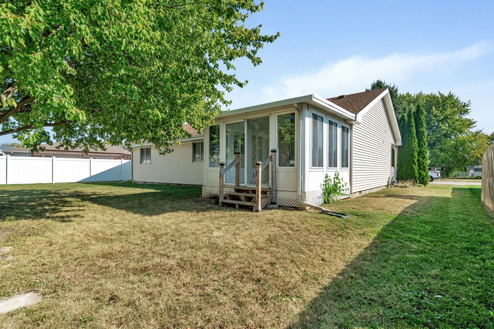 641 N Jackson Avenue IL