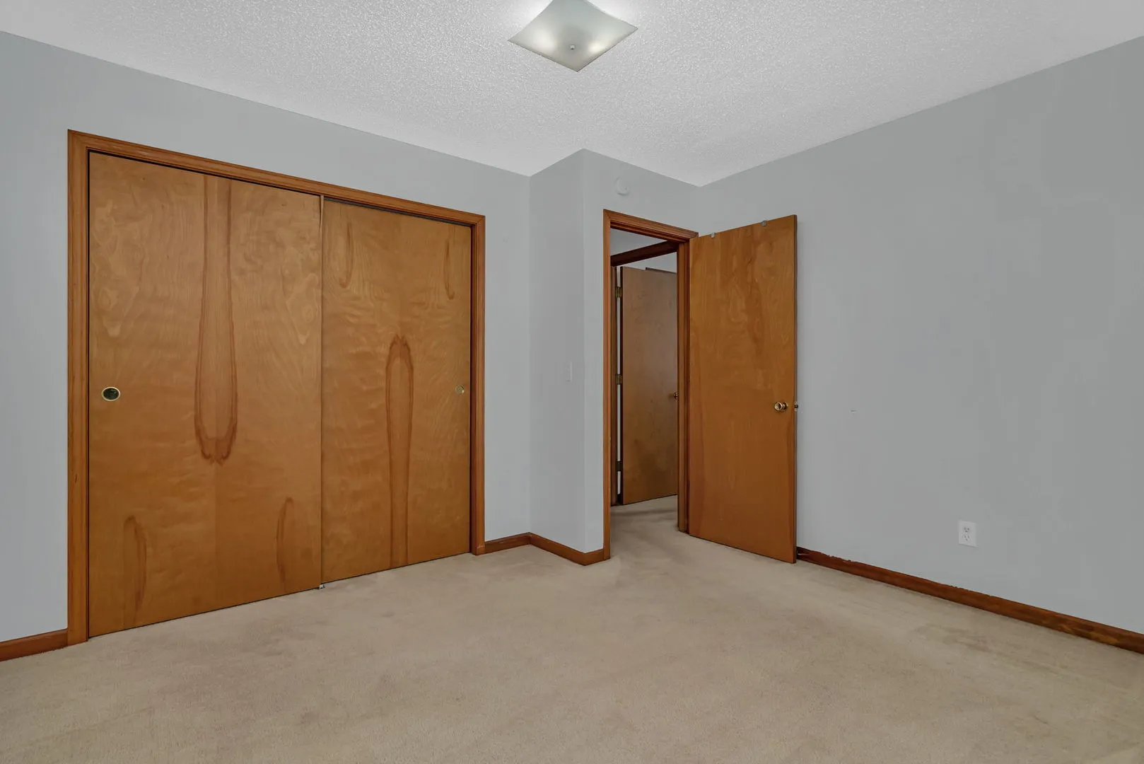 641 N Jackson Avenue IL