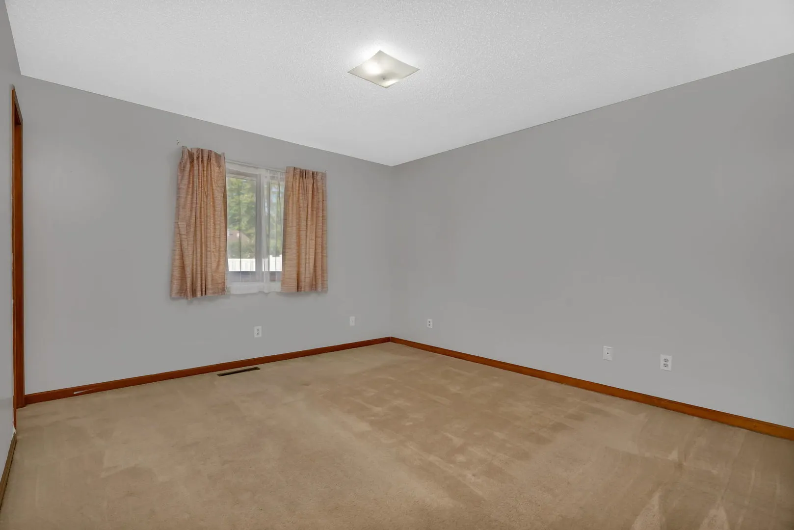 641 N Jackson Avenue IL