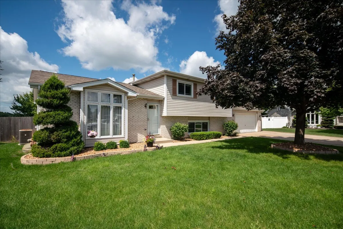 2533 WATERFORD Drive IL