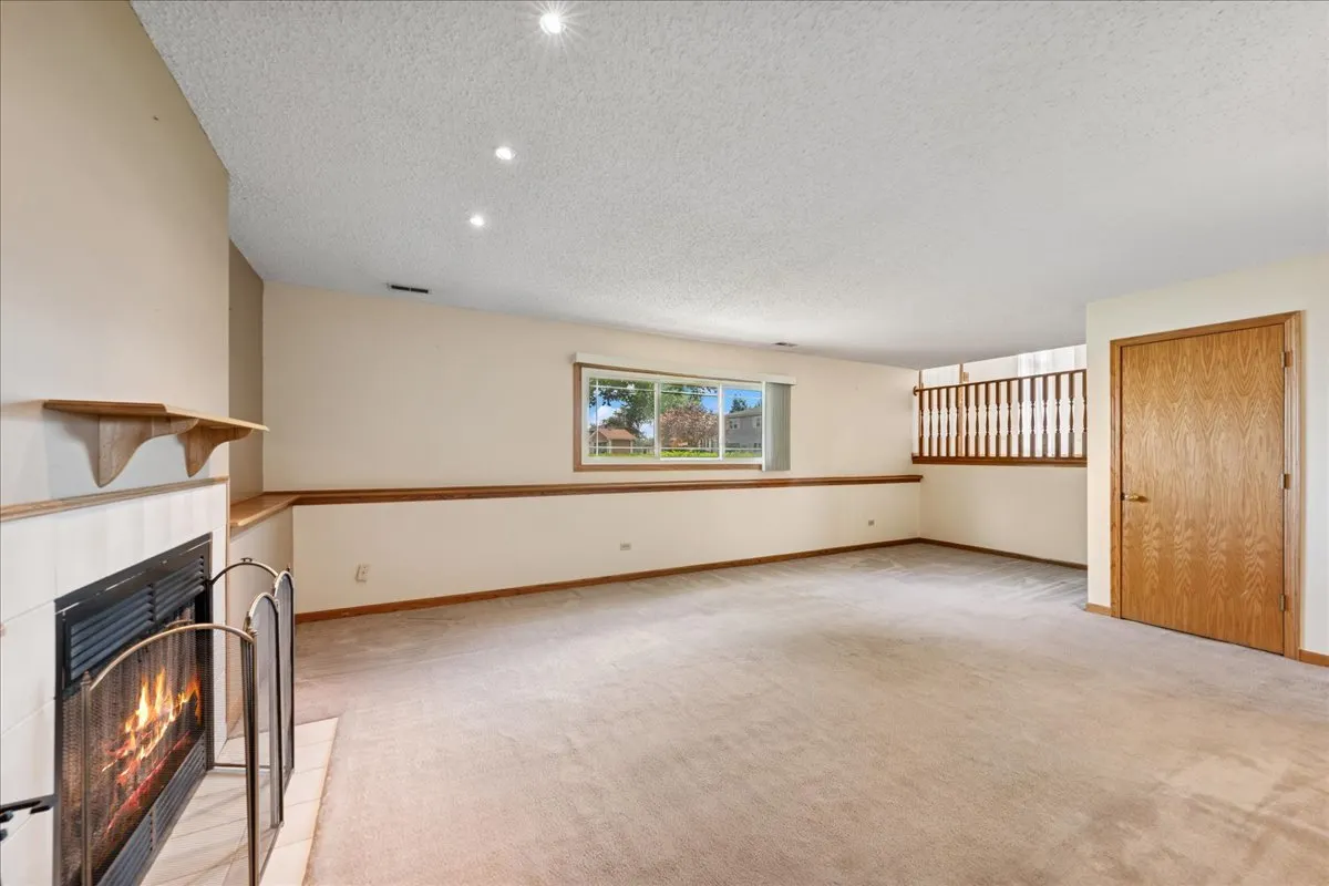 2533 WATERFORD Drive IL