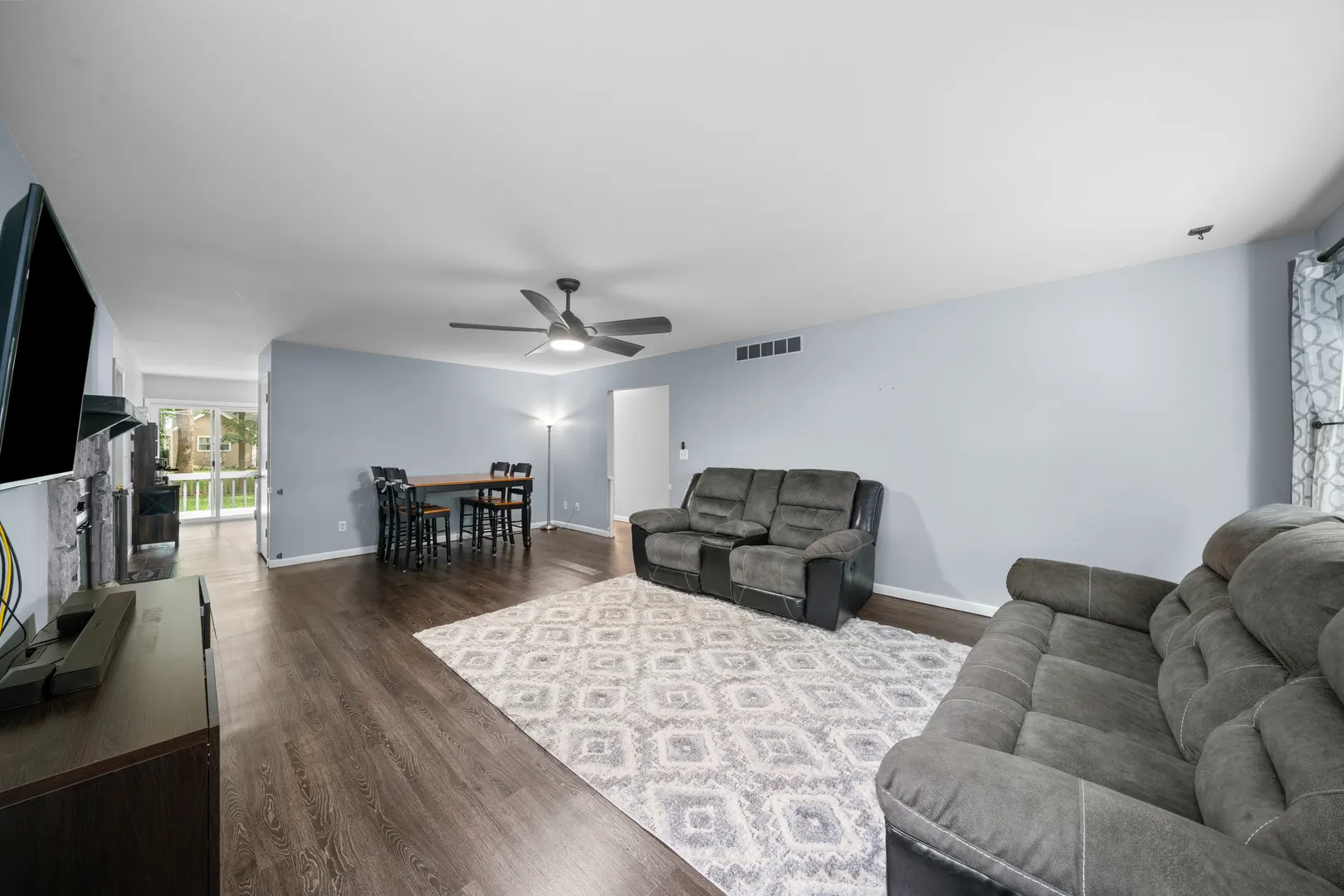 1708 Lake Holiday Drive IL
