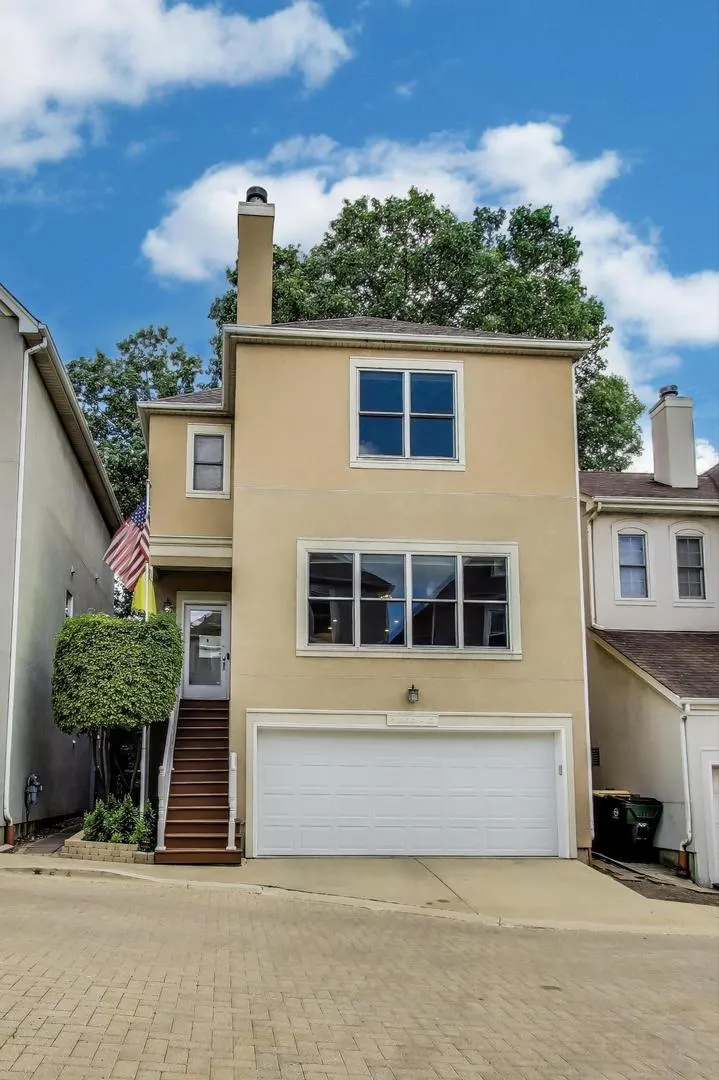1800 W Diversey Parkway D IL