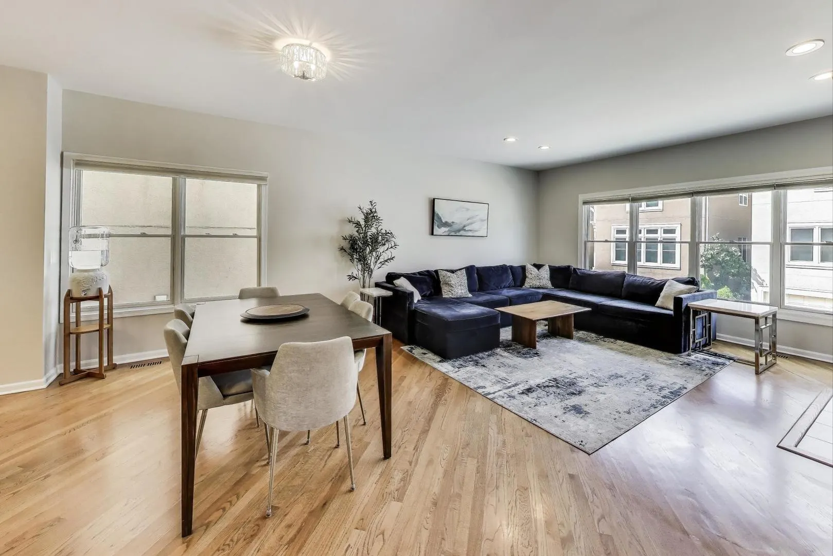 1800 W Diversey Parkway D IL
