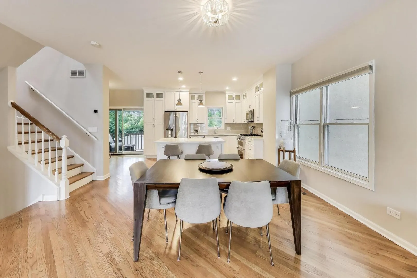1800 W Diversey Parkway D IL