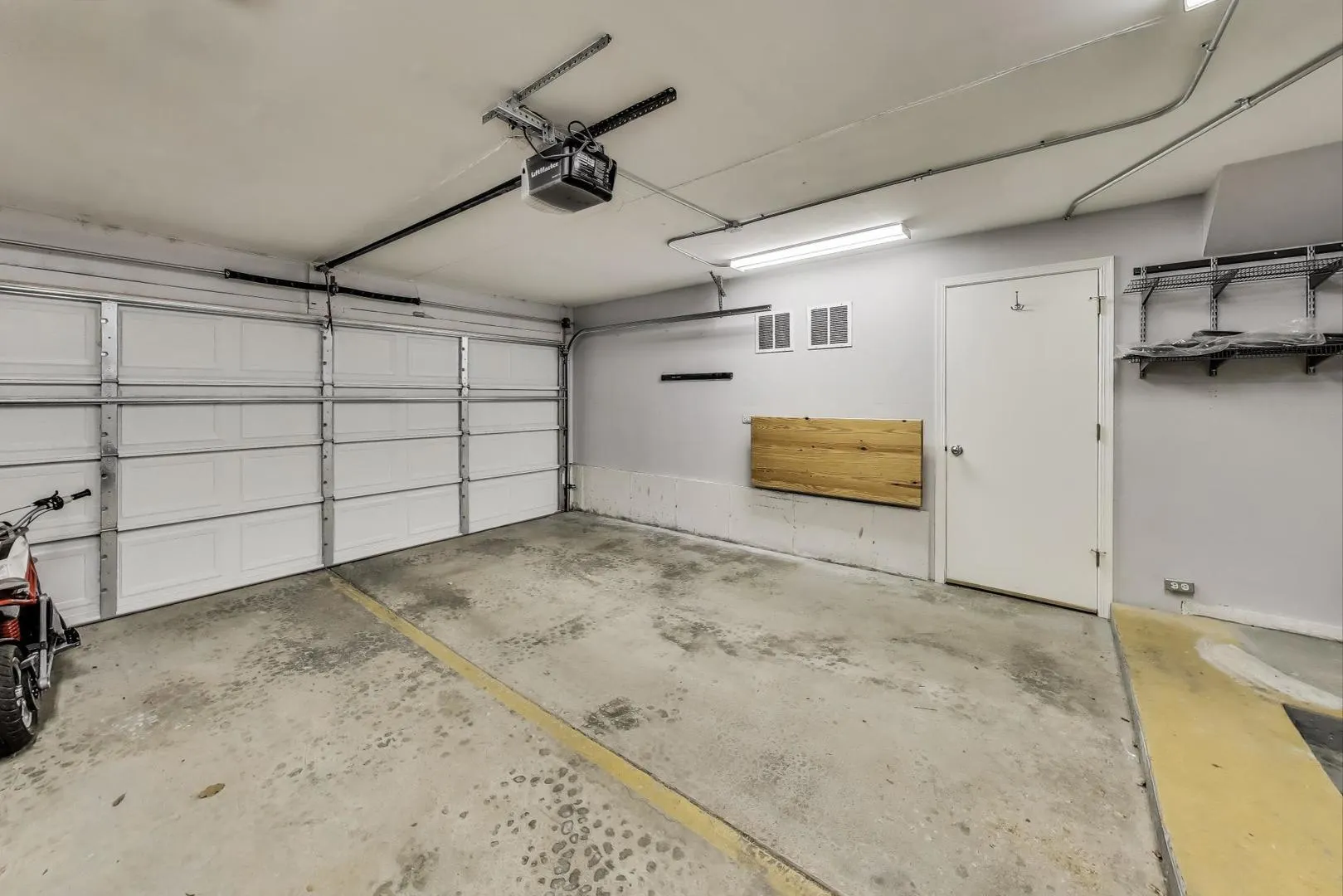 1800 W Diversey Parkway D IL