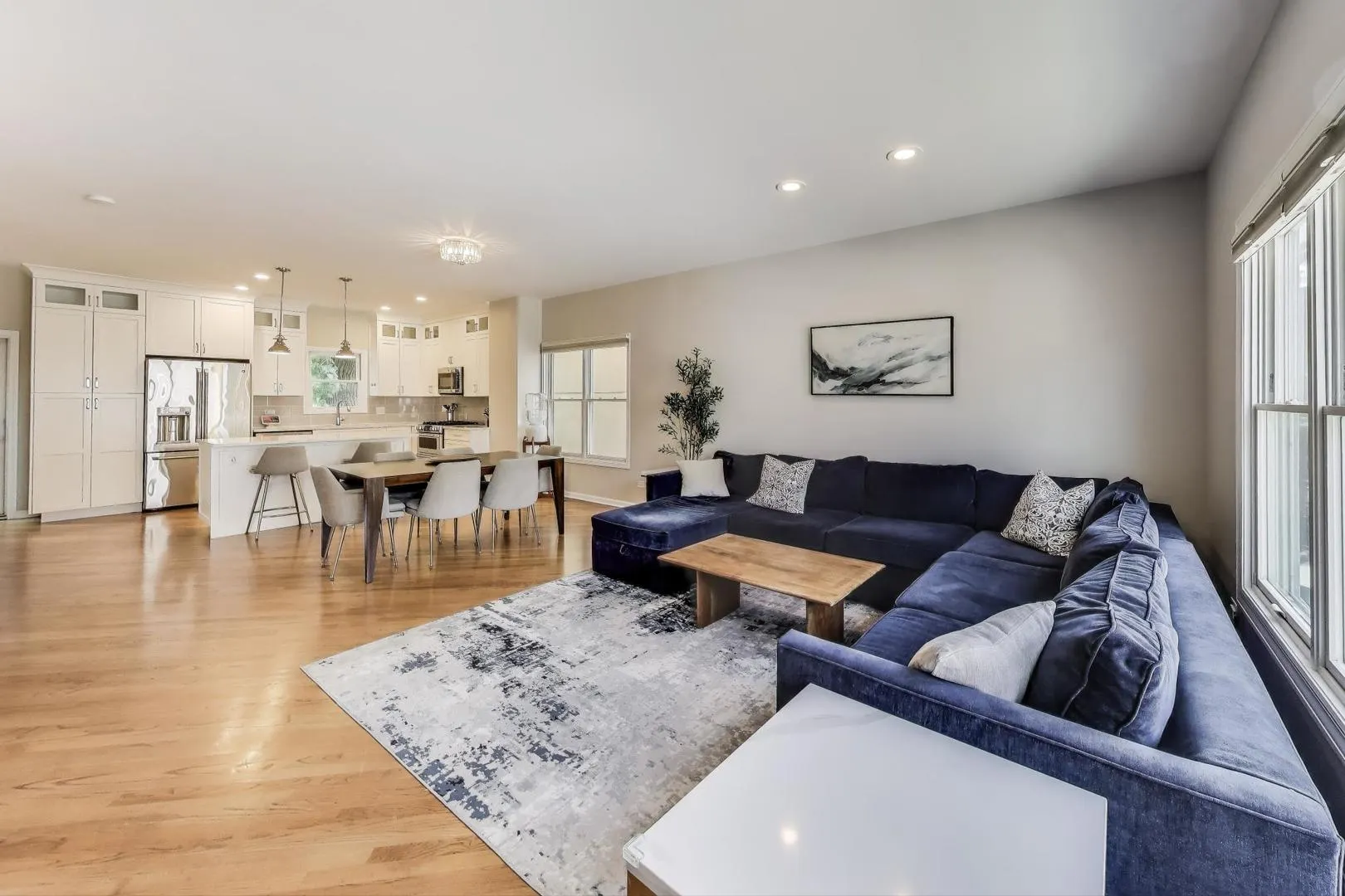 1800 W Diversey Parkway D IL
