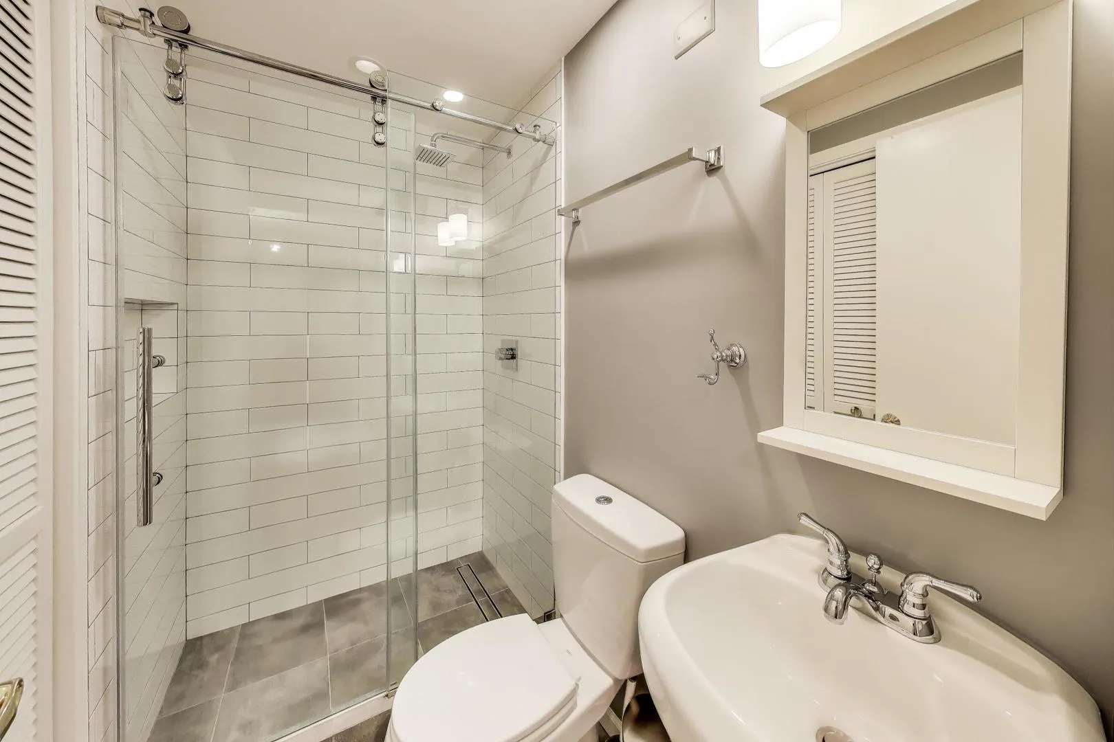 1800 W Diversey Parkway D IL