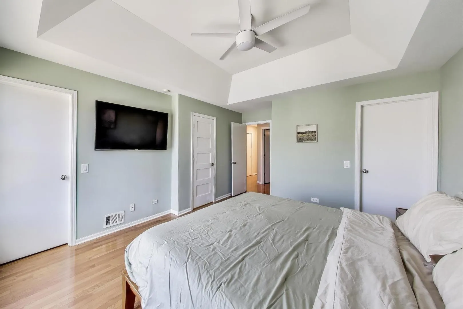 1800 W Diversey Parkway D IL
