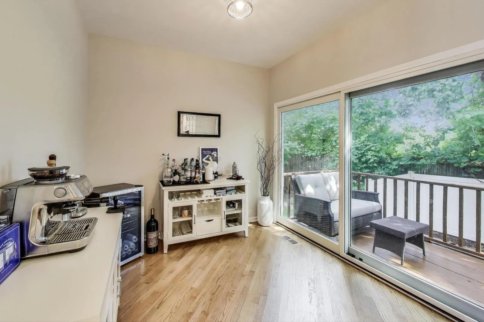 1800 W Diversey Parkway D IL