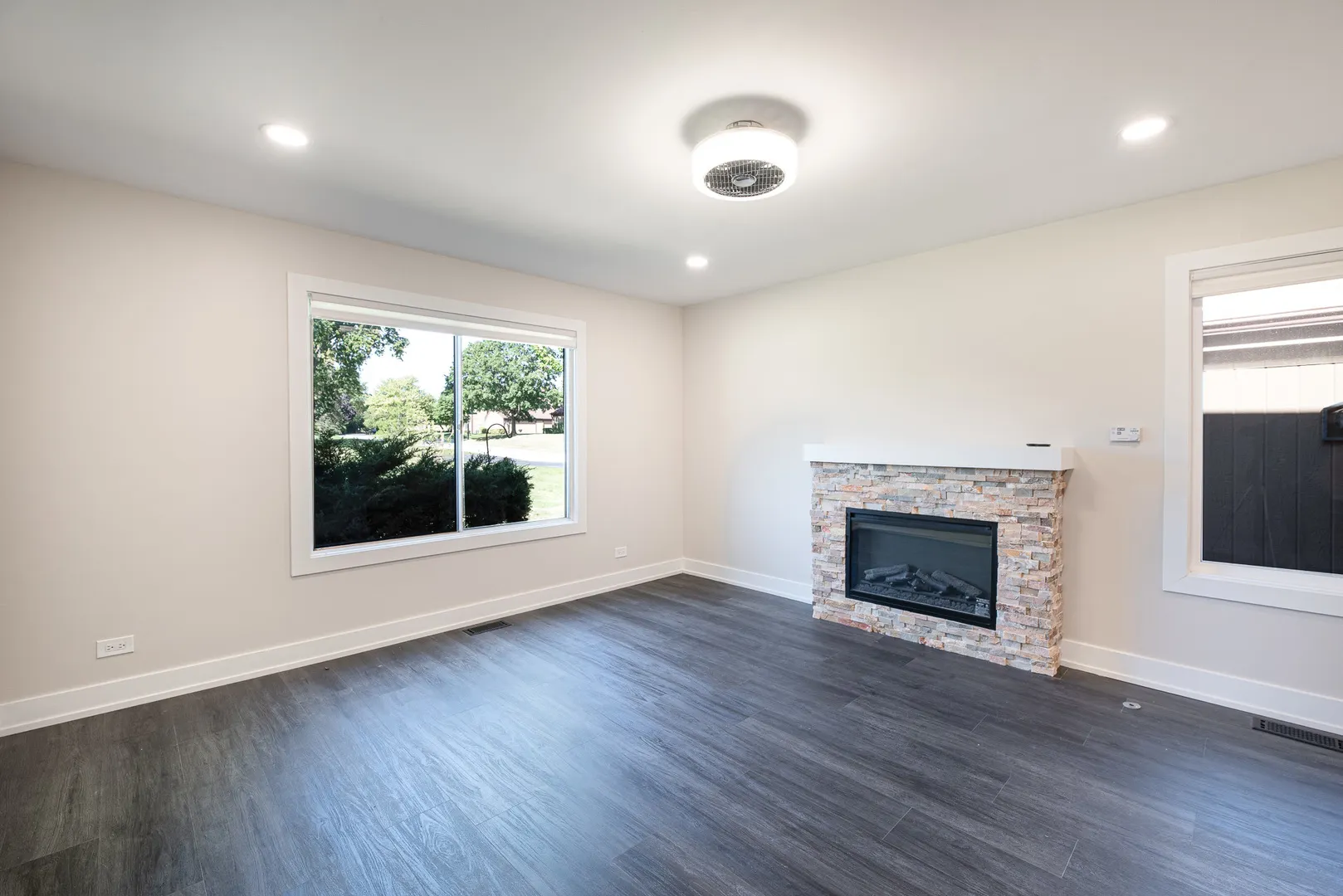 1325 Fairfax Lane IL