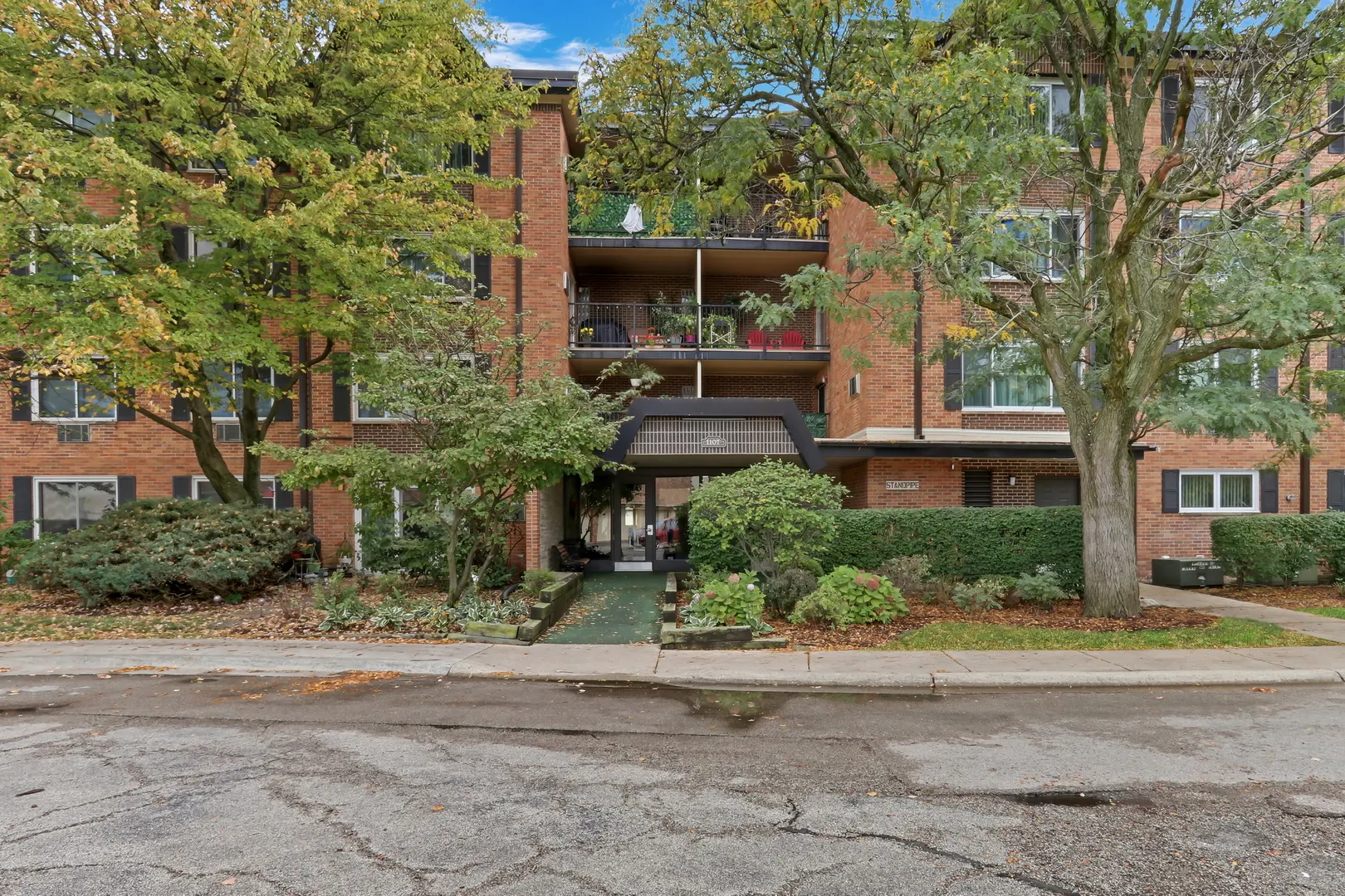 1107 S Old Wilke Road 201 IL