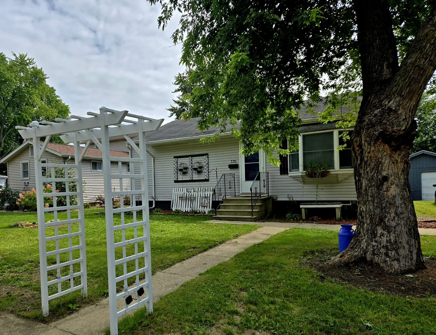 376 S Oak Street IL