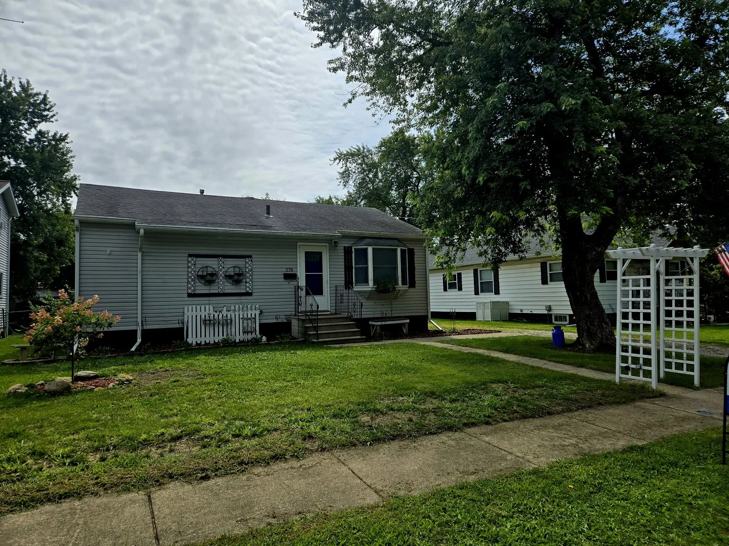 376 S Oak Street IL