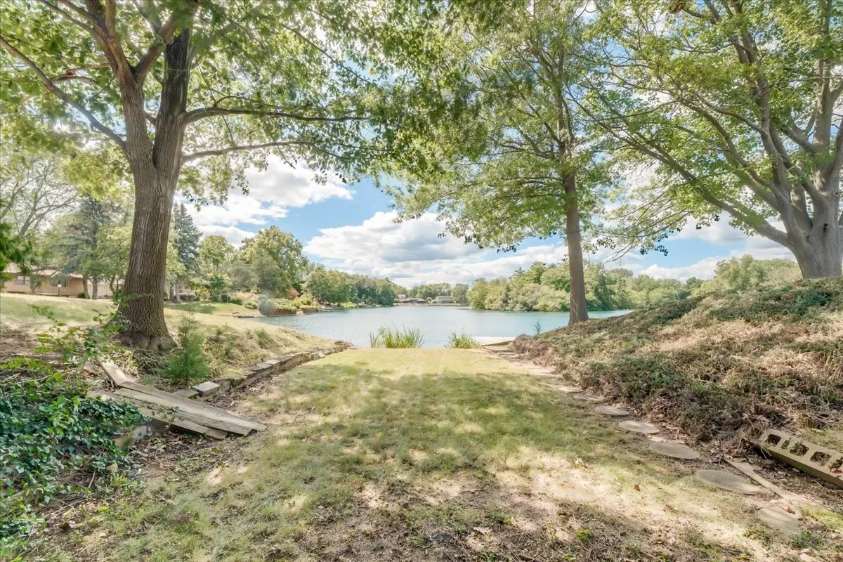 1921 Moraine Drive IL